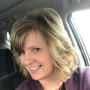 Meet your Posher, Debbie